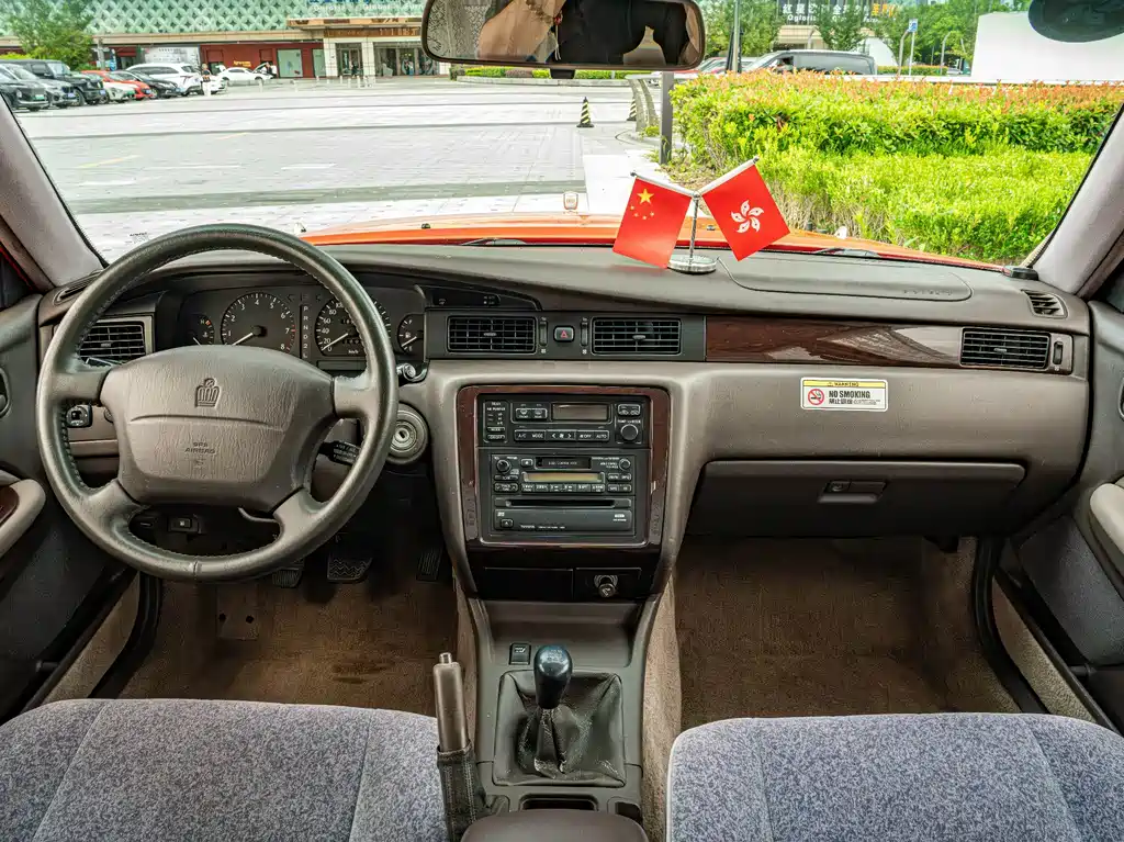 Toyota Crown — миниатюра 15