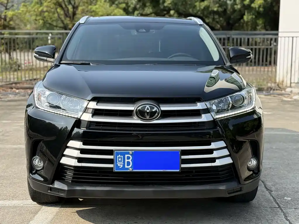 TOYOTA HIGHLANDER