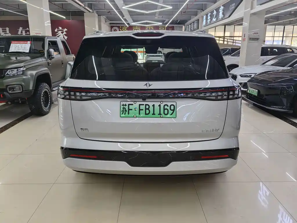 DONGFENG EΠ008