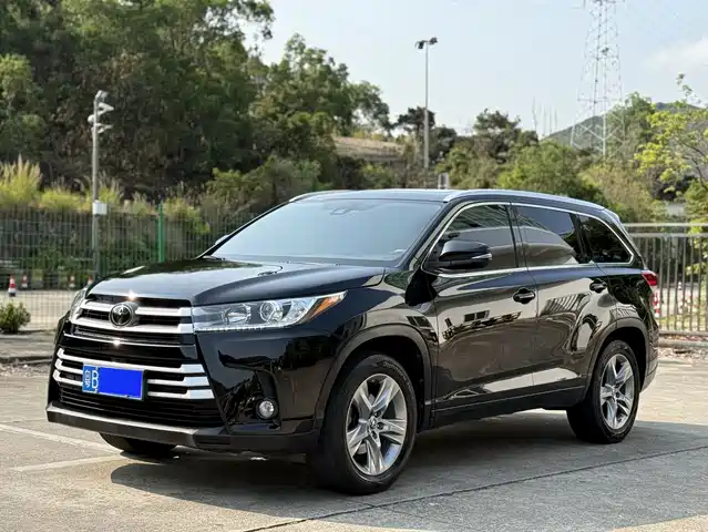 TOYOTA HIGHLANDER