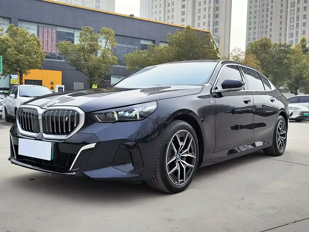 BMW I5