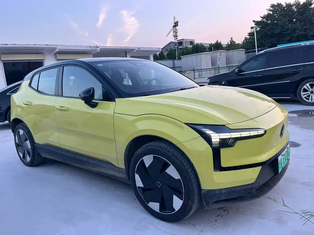 Volvo EX30