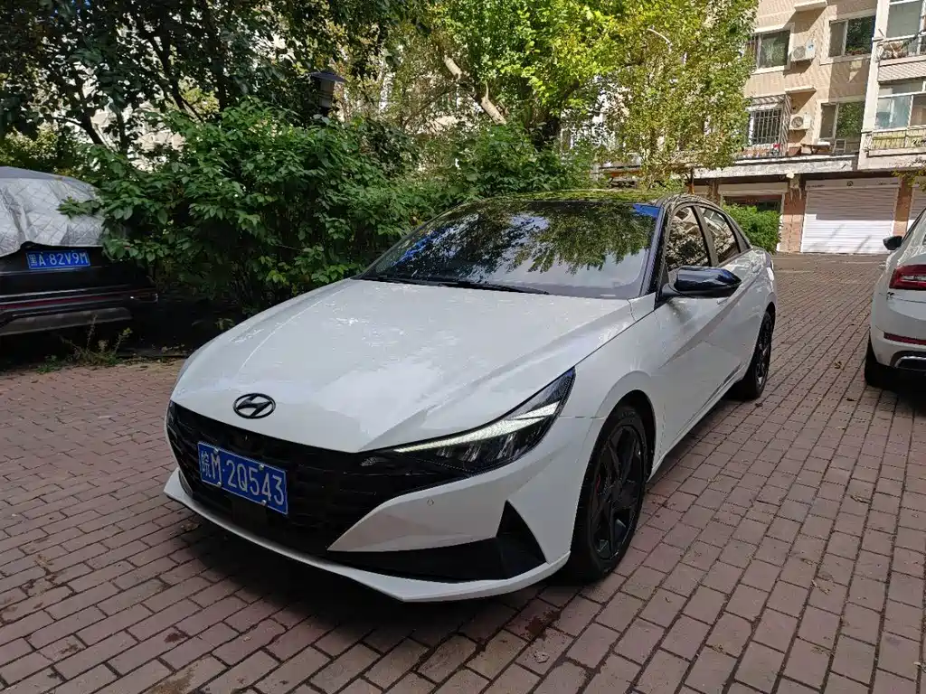 Hyundai Elantra