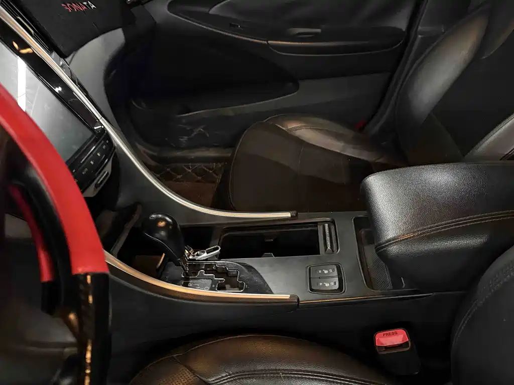 Hyundai Sonata — миниатюра 12
