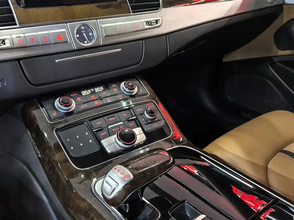 Audi A8 — миниатюра 12