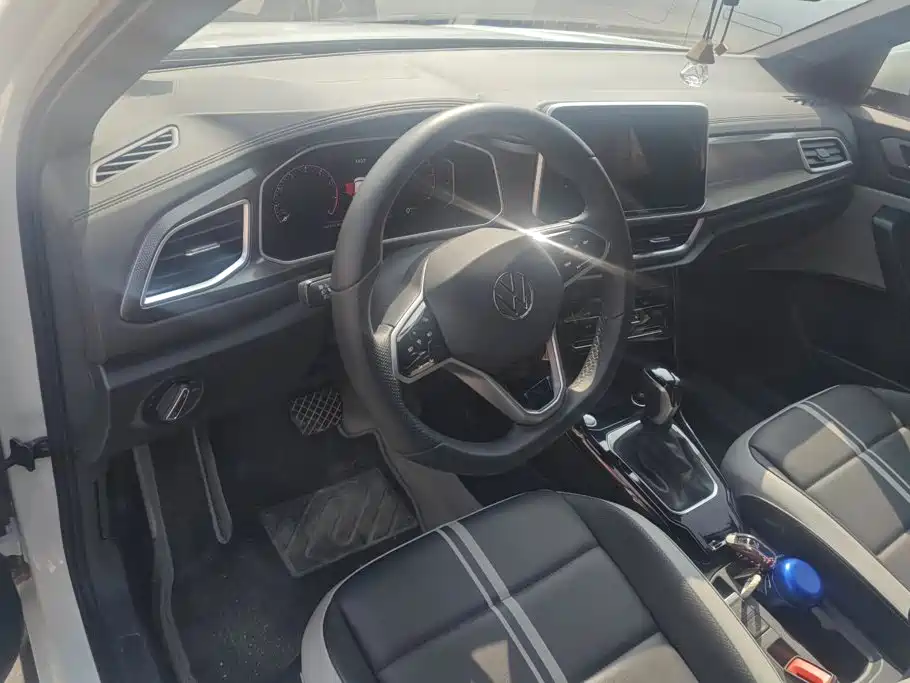 Volkswagen T-Roc — миниатюра 12