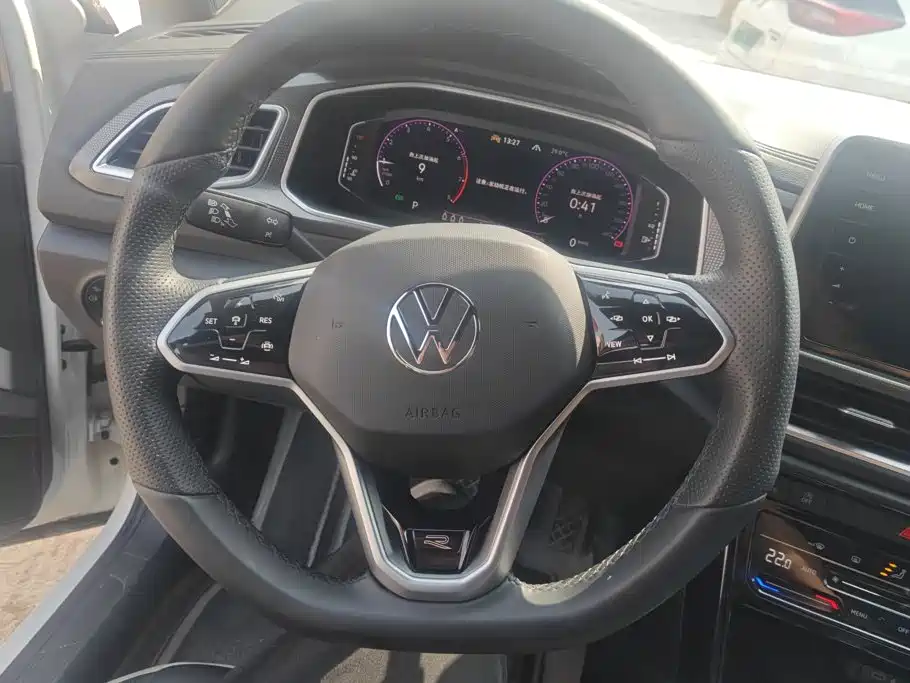 Volkswagen T-Roc — миниатюра 15