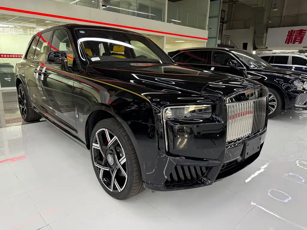 Rolls-Royce Cullinan 2026 Black Badge