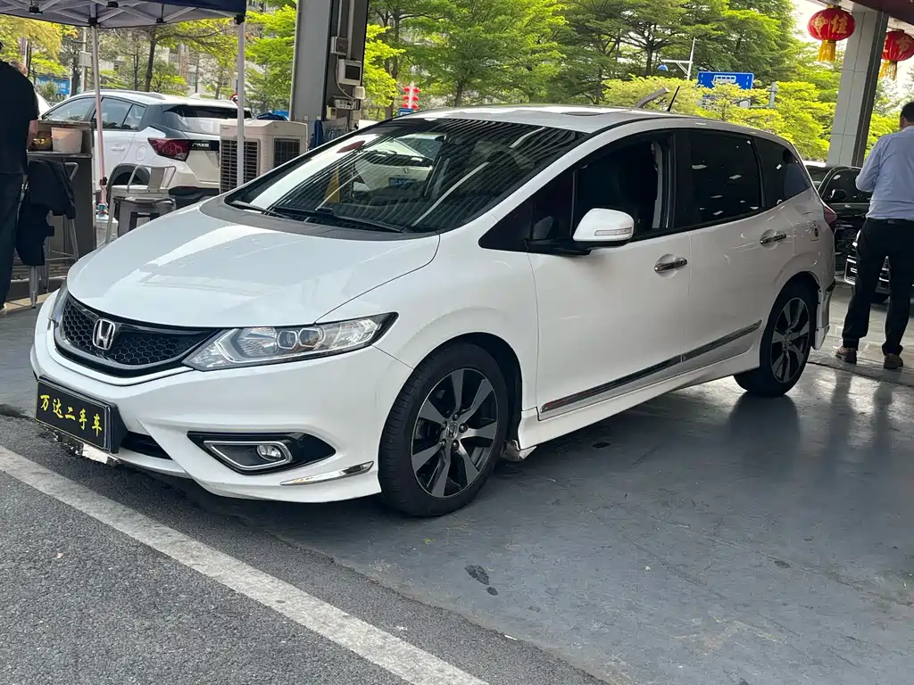 Honda Jade 2015