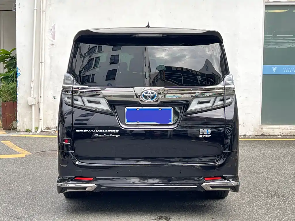 Toyota Vellfire — миниатюра 8