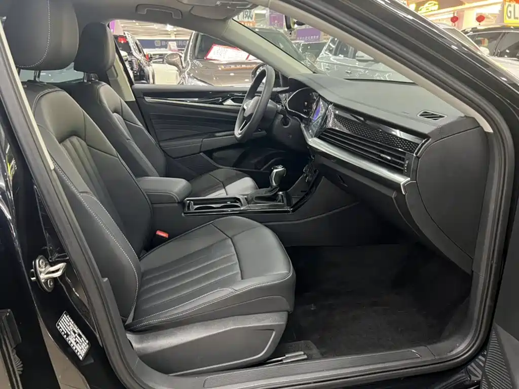 Volkswagen Passat 2024 280TSI