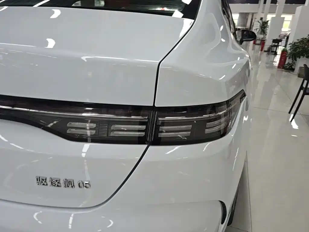 BYD Destroyer 05 2023 Champion DM-i 55KM Luxury