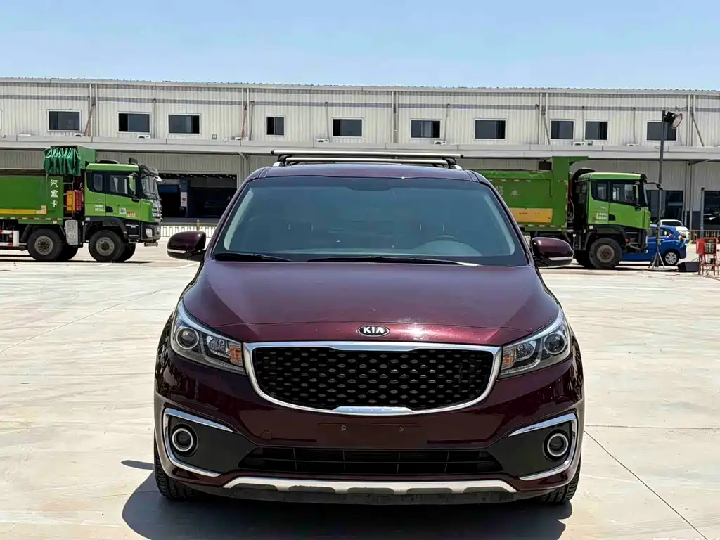 Kia Carnival — миниатюра 2
