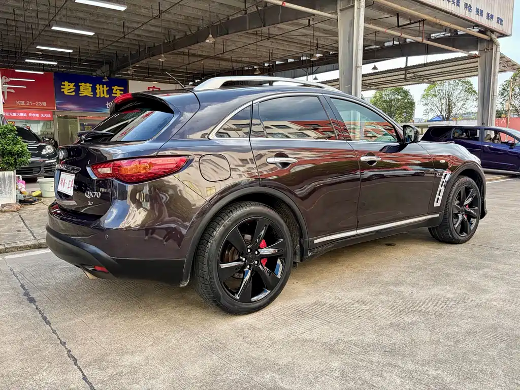 Infiniti QX70 — миниатюра 16