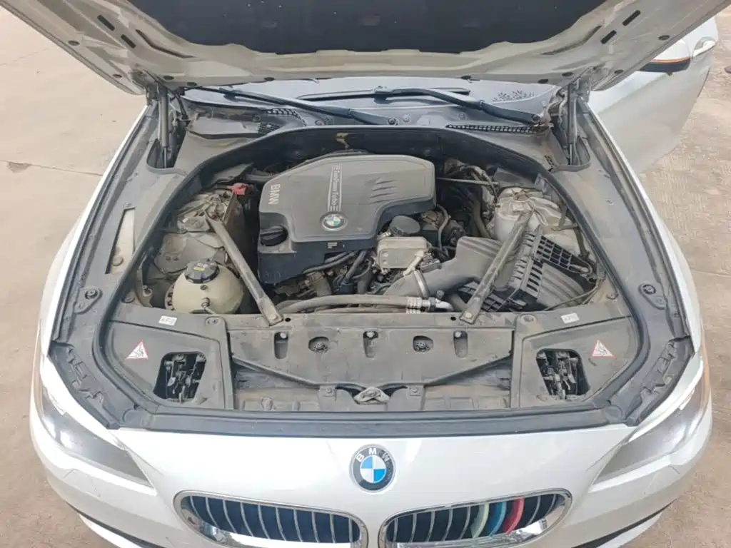 BMW 5 Series — миниатюра 20