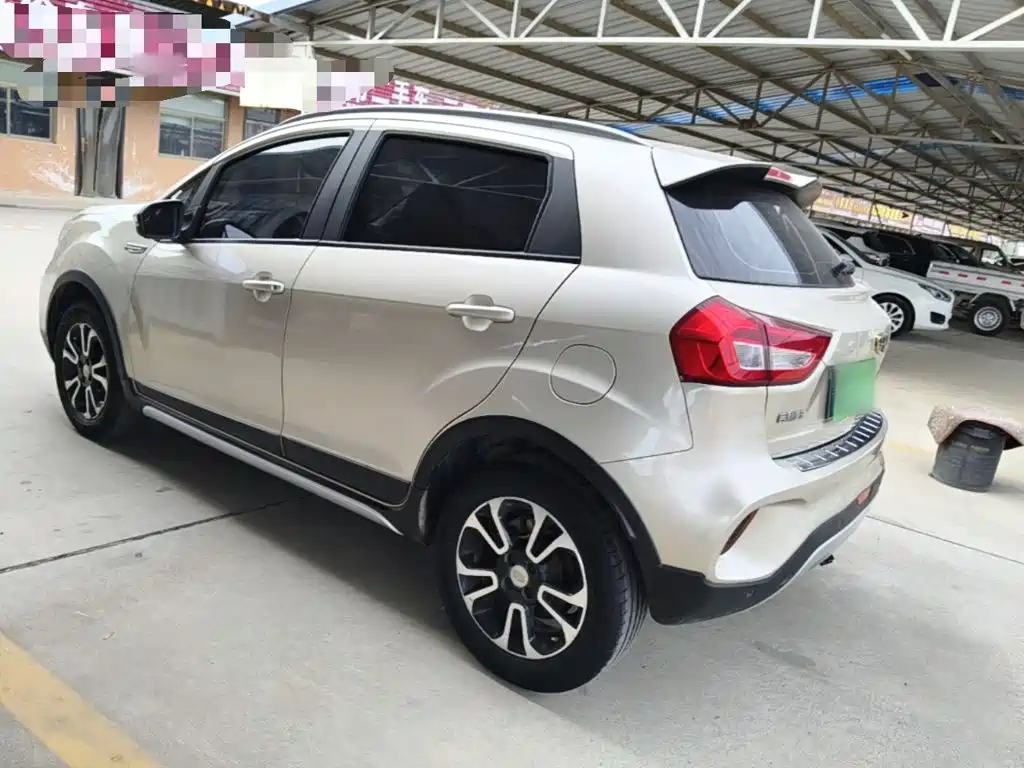 Geely Vision X3 — миниатюра 5