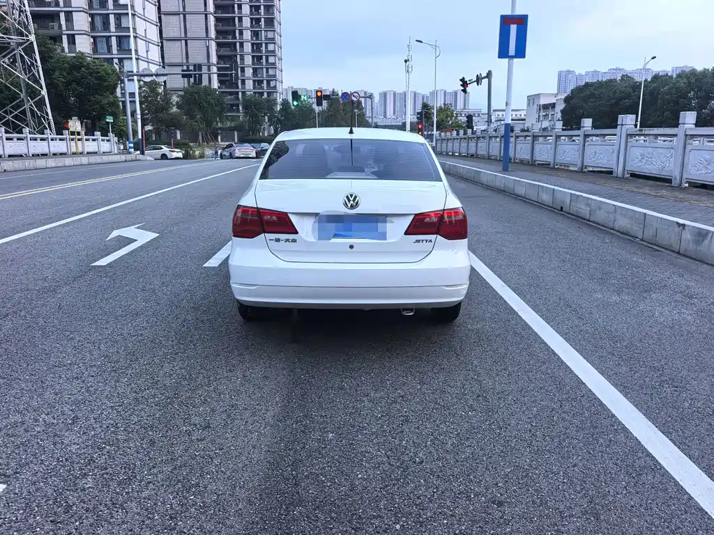 Volkswagen Jetta — миниатюра 5
