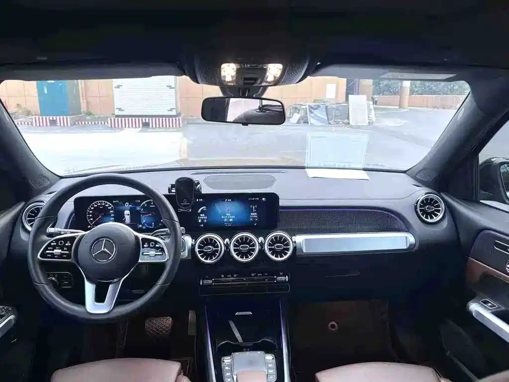 Mercedes-Benz GLB — миниатюра 7