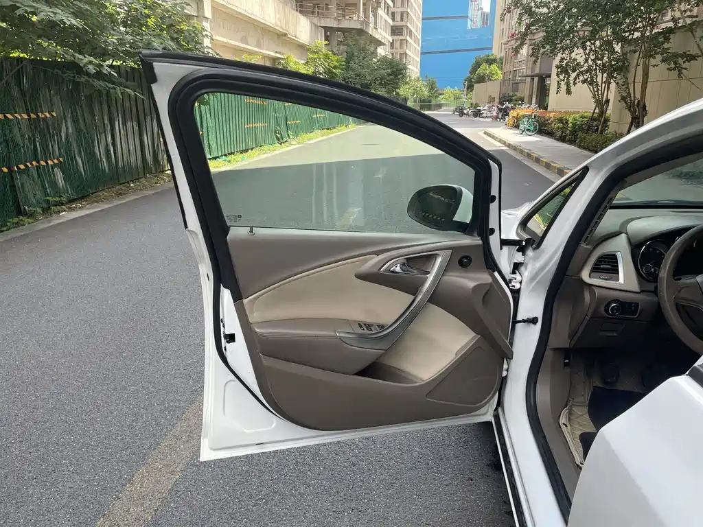 Buick Excelle — миниатюра 5