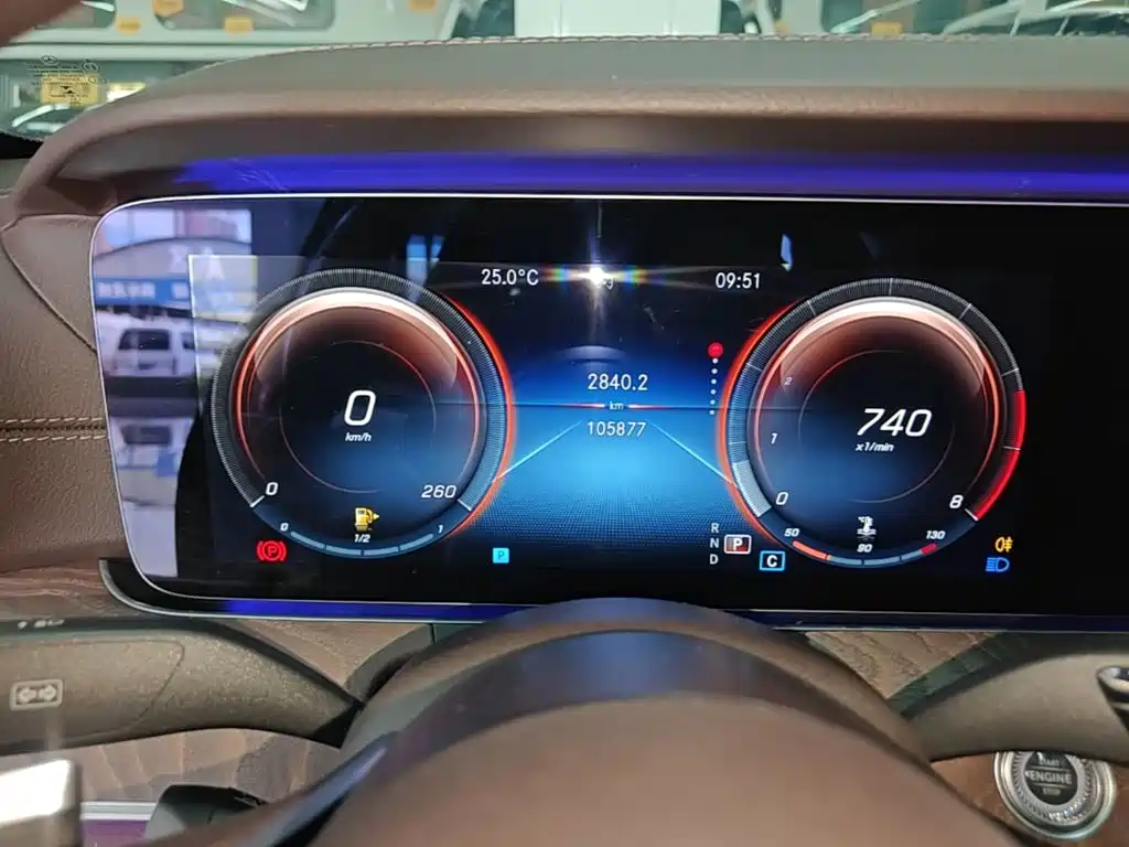 Mercedes-Benz E-Class — миниатюра 12