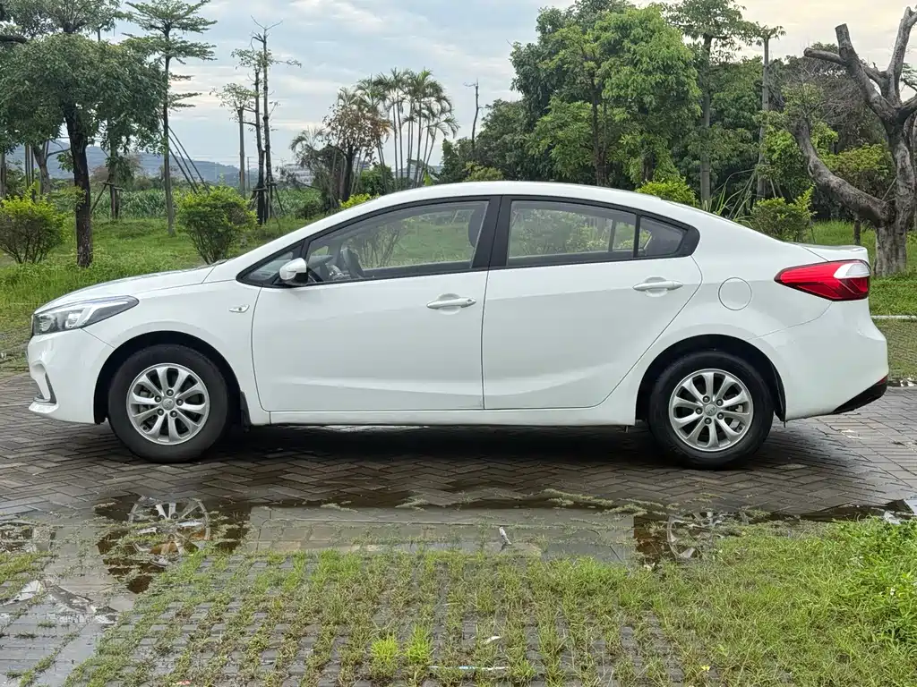 Kia K3 2016 1.6L MT GL