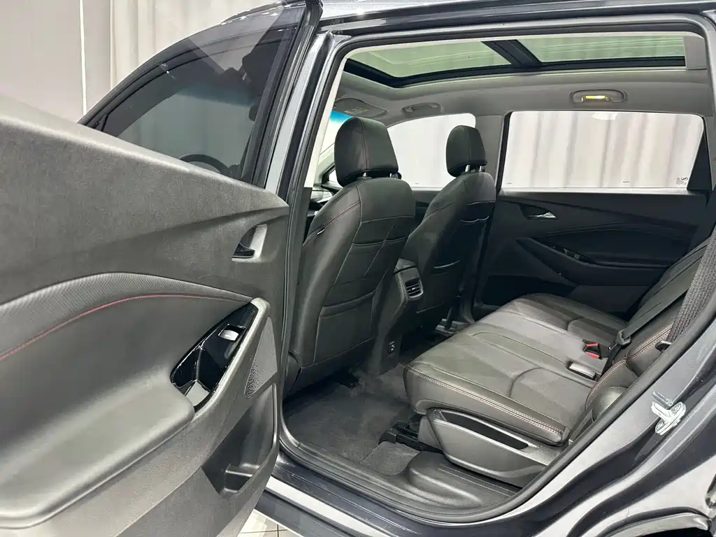 Chevrolet Volando — миниатюра 15