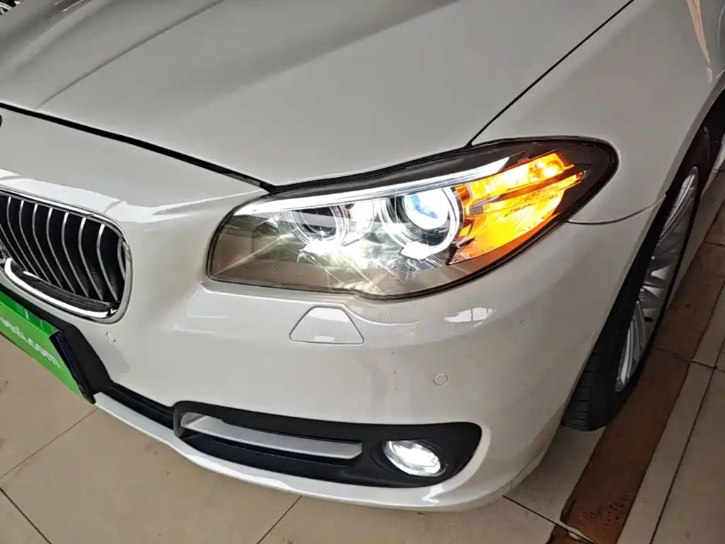 BMW 5 Series — миниатюра 18