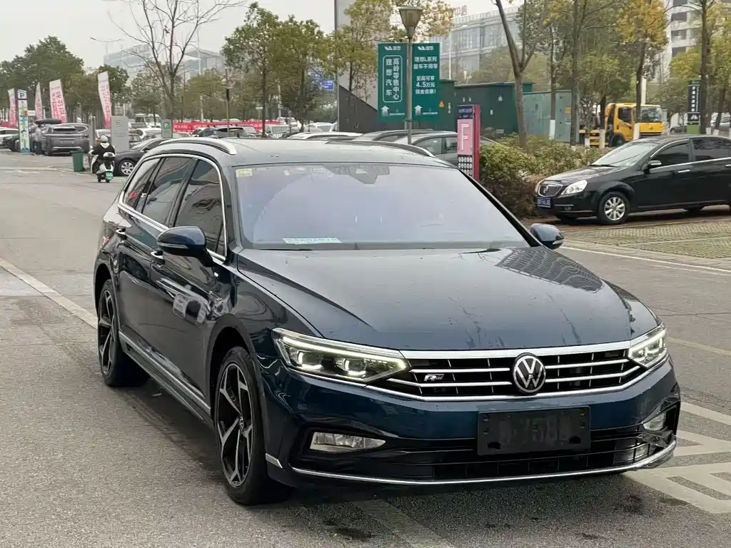 Volkswagen Passat Variant 2021 2.0T