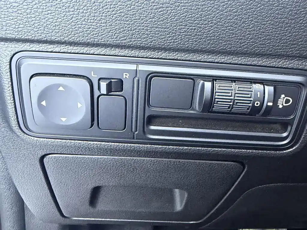 Geely Vision X3 — миниатюра 10
