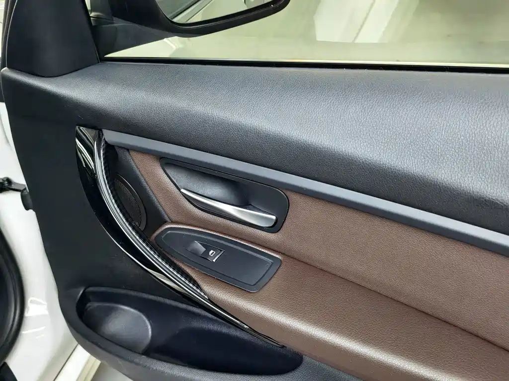 BMW 3 Series — миниатюра 5