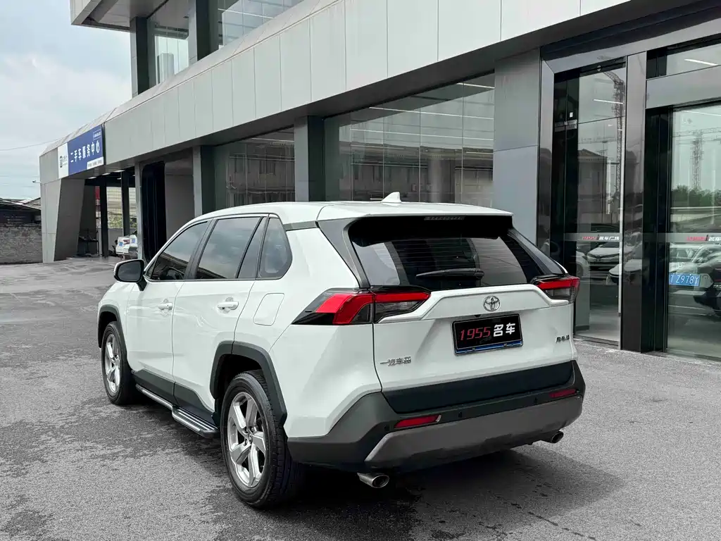 Toyota RAV4 2021 2.0L CVT