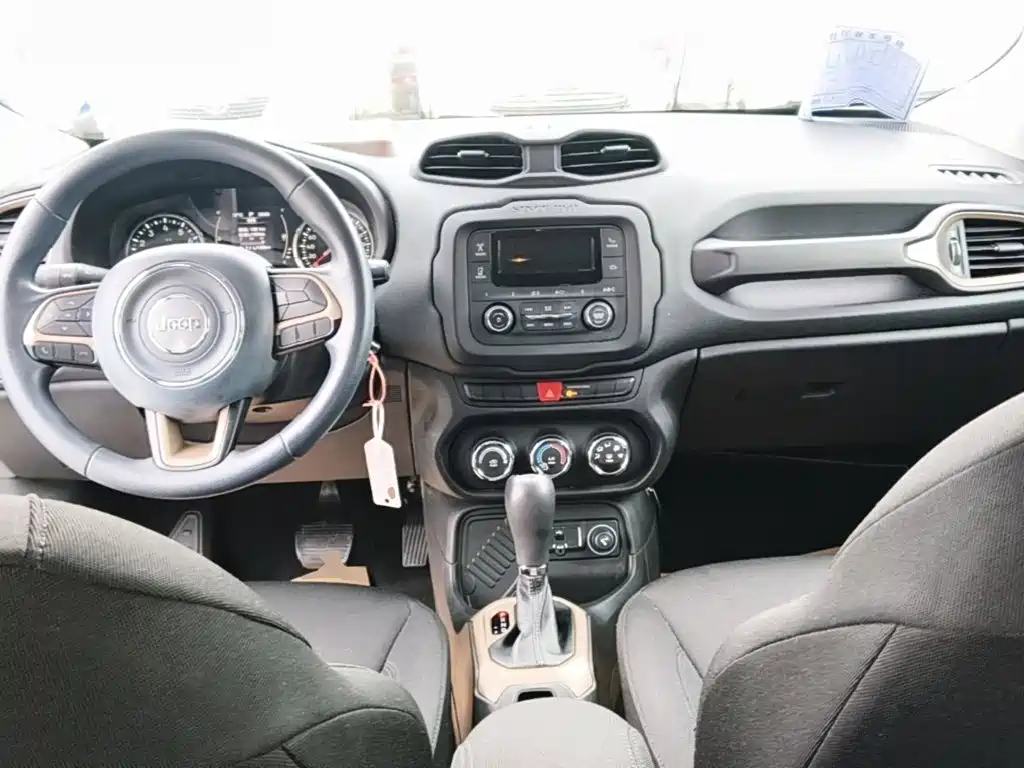 Jeep Renegade — миниатюра 10
