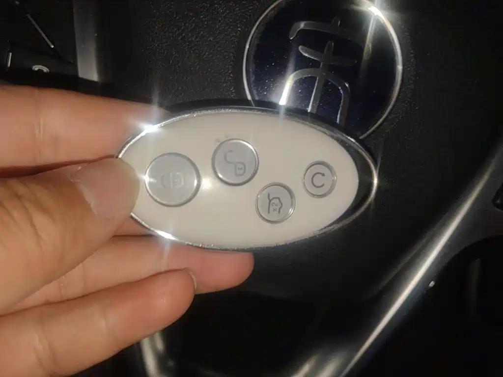 BYD MAX — миниатюра 9