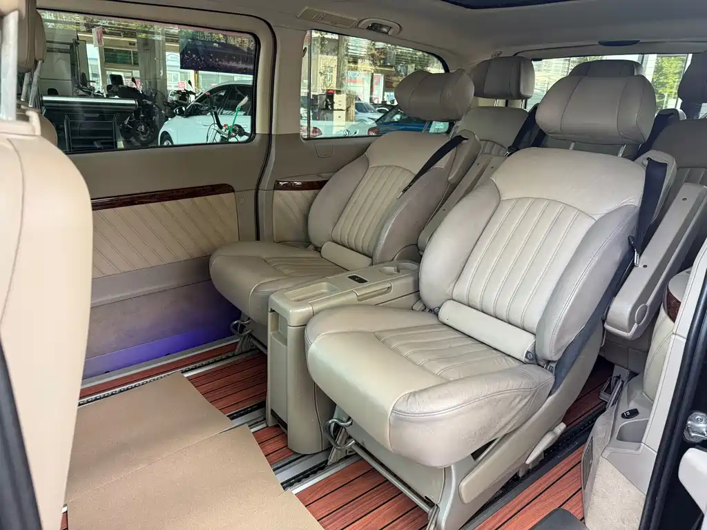 Mercedes-Benz Viano — миниатюра 8