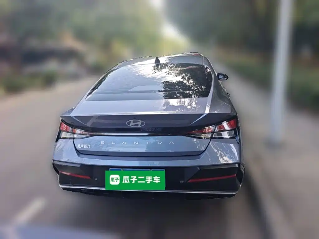 Hyundai Elantra 2023 — фото 3