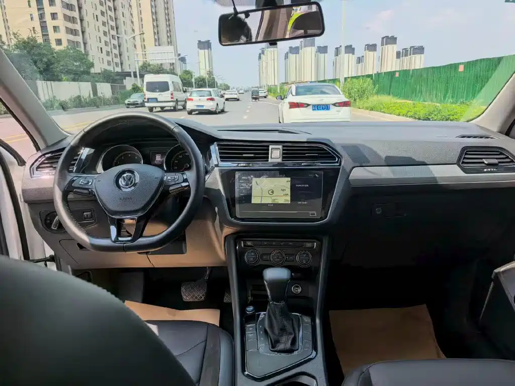 Volkswagen Tiguan L — миниатюра 6