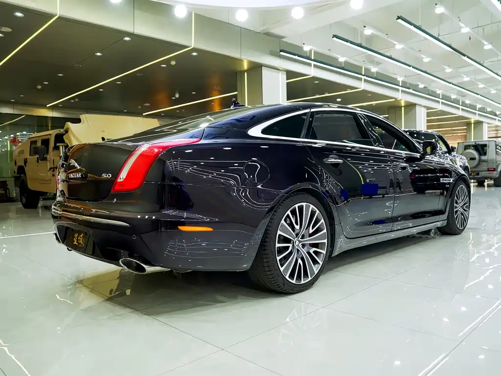 Jaguar XJ 2013 XJL 5.0 SC мест