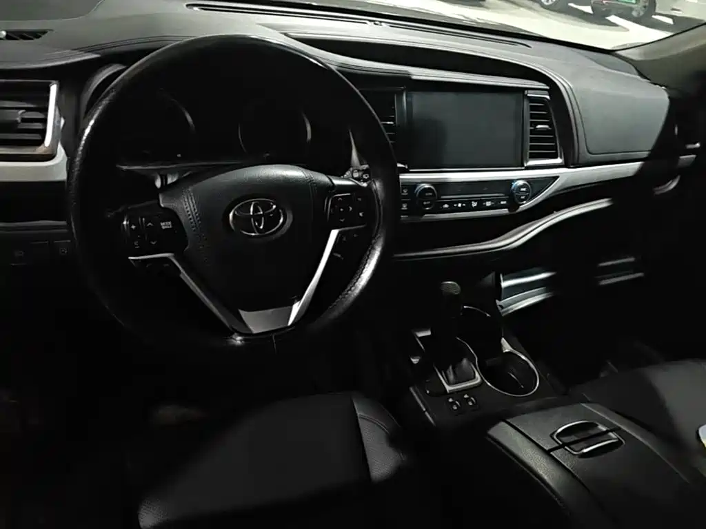 Toyota Highlander — миниатюра 11