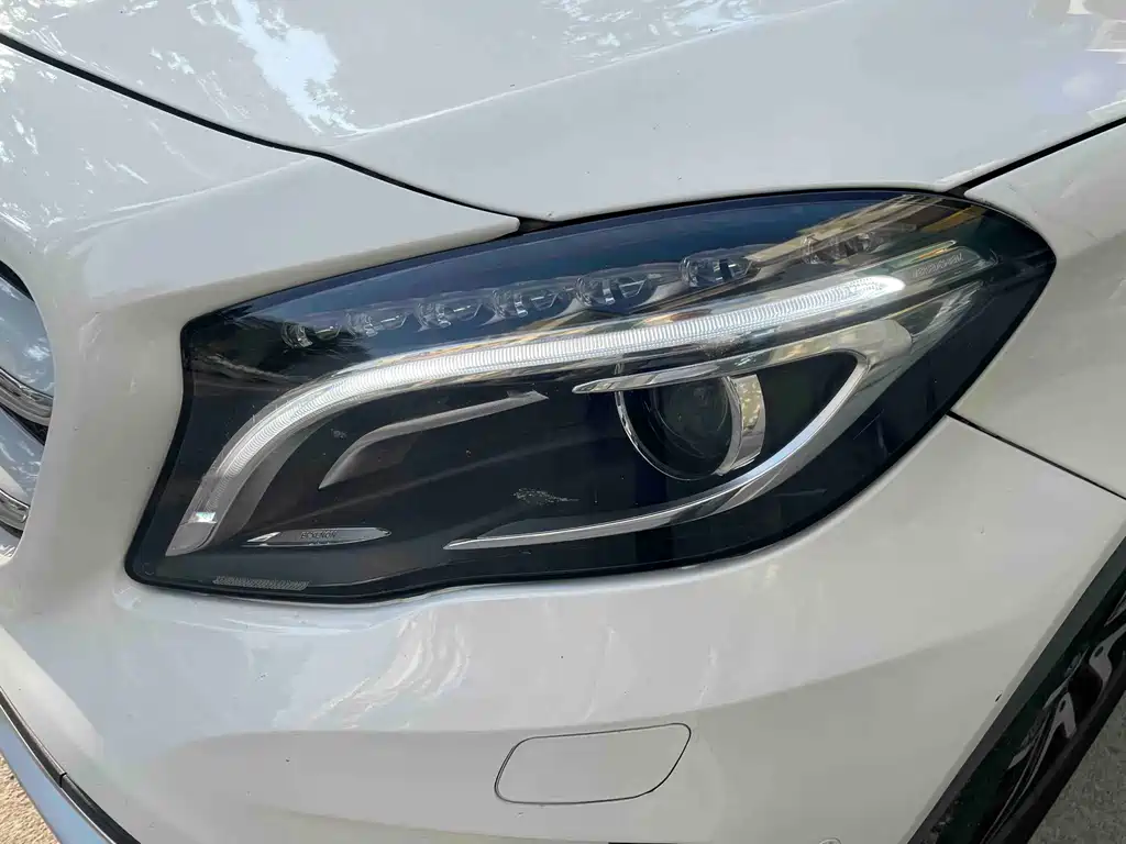 Mercedes-Benz GLA — миниатюра 11
