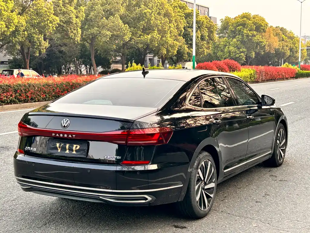 Volkswagen Passat 2022 330TSI Elite