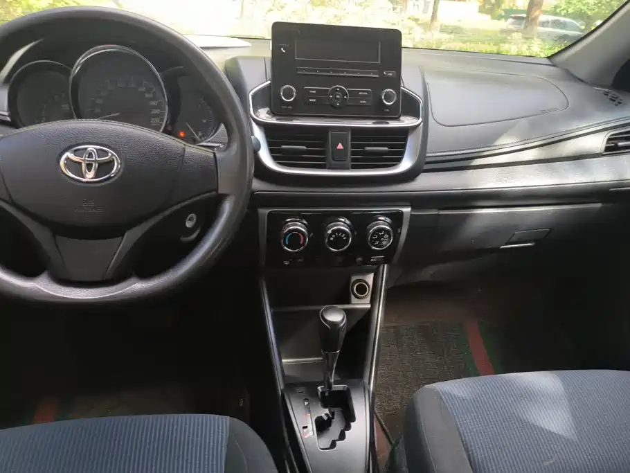 Toyota Yaris L — миниатюра 12