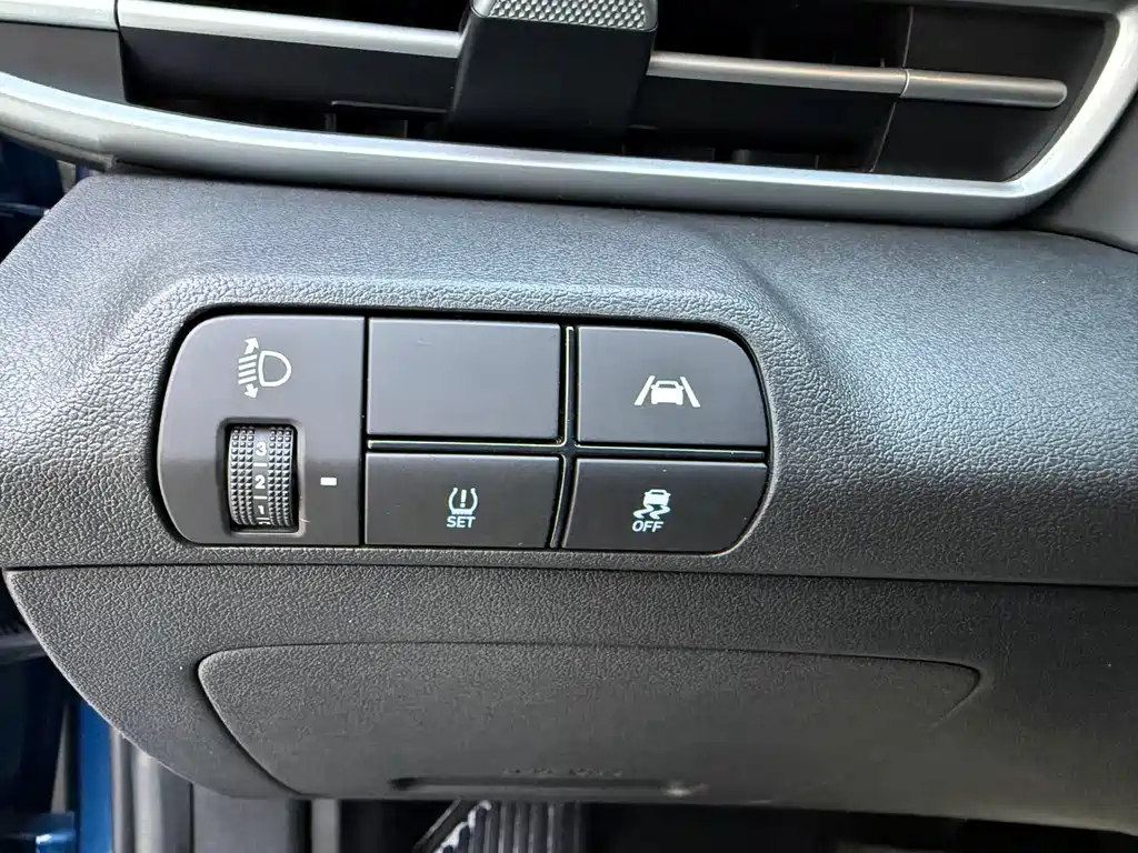 Hyundai Elantra 2022 — фото 11