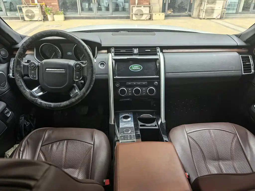 Land Rover Discovery — миниатюра 7