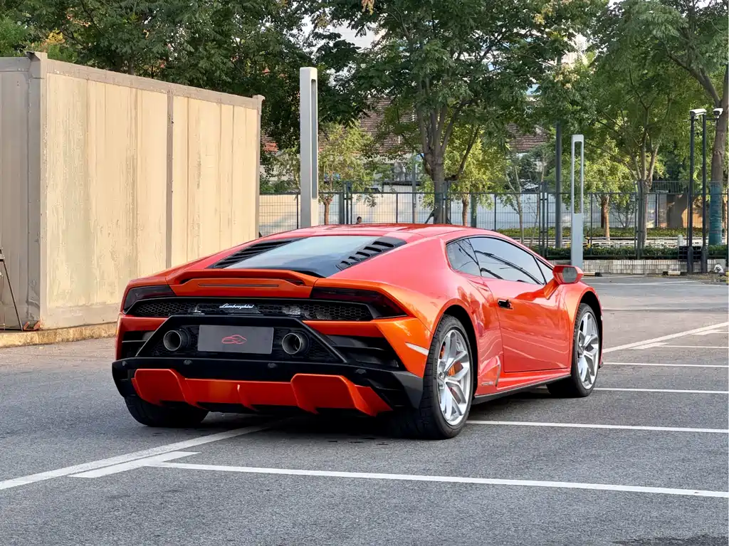 LAMBORGHINI HURACÁN