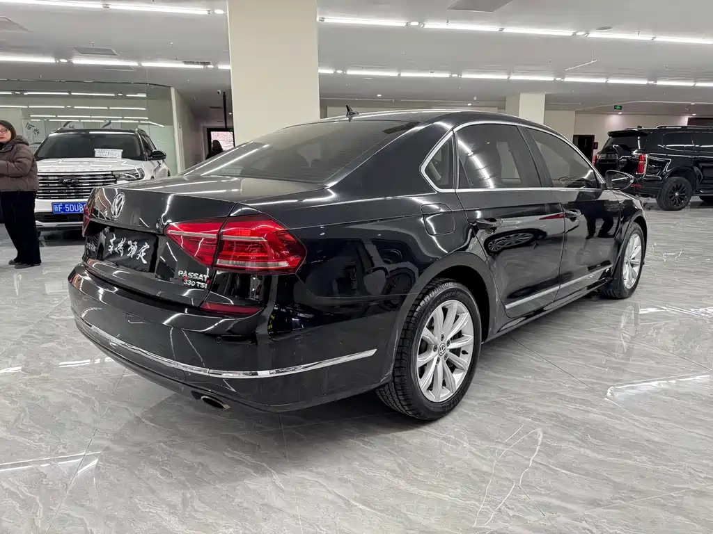 Volkswagen Passat 2017 330TSI DSG