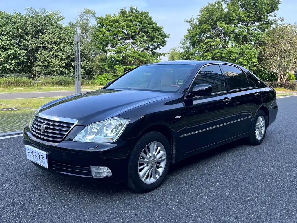 Купить Toyota Crown