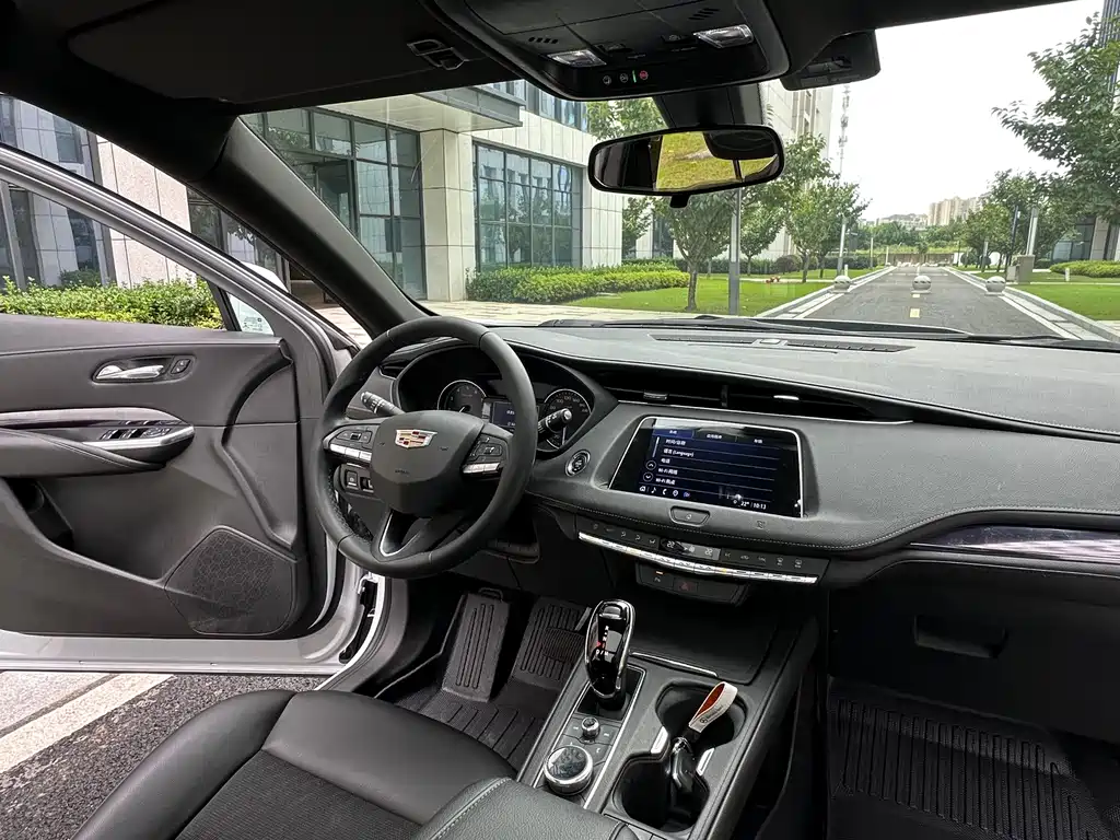 Cadillac XT4 — миниатюра 12