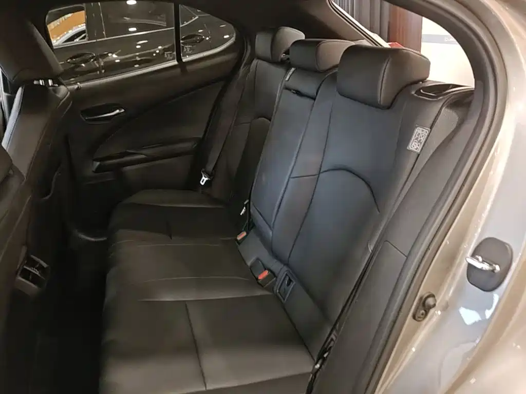Lexus UX — миниатюра 22