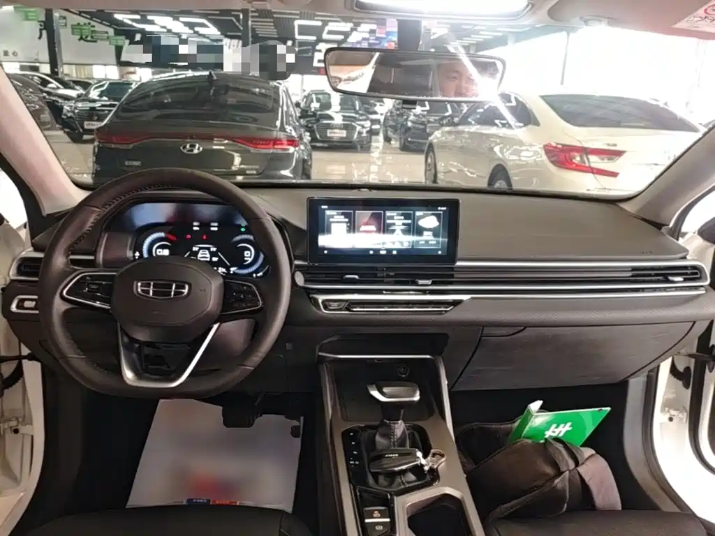 Geely Emgrand — миниатюра 10