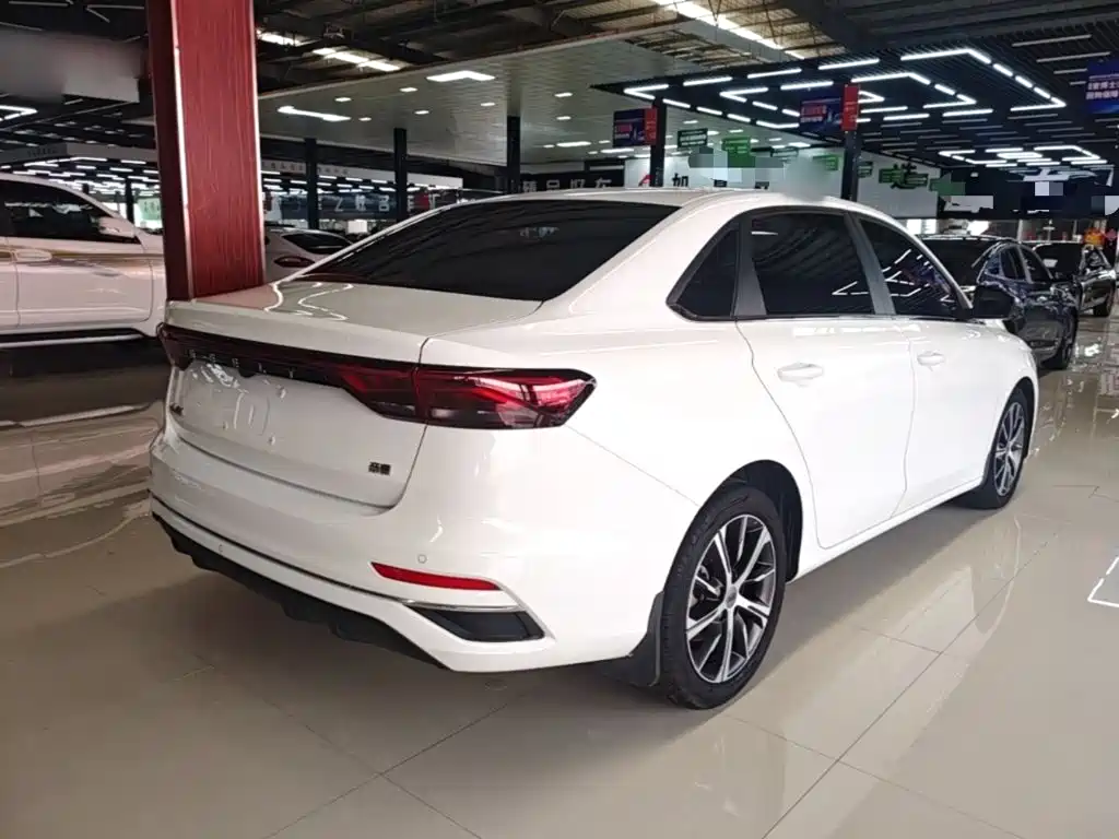 Geely Emgrand — миниатюра 7